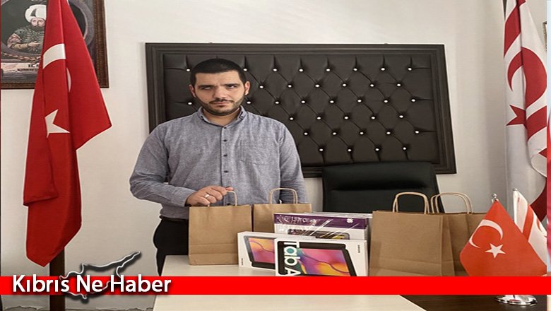 Engelliler Dayanışma Derneğinden 20 Öğrenciye Tablet Bağışı
