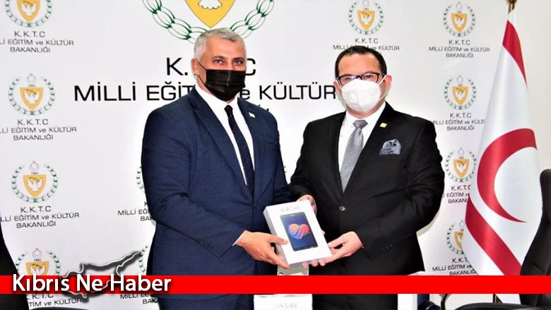 Eğitim Bakanlığı’na 142 tablet bağışlandı