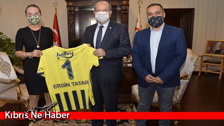 Cumhurbaşkanı Tatar’a Fenerbahçe forması