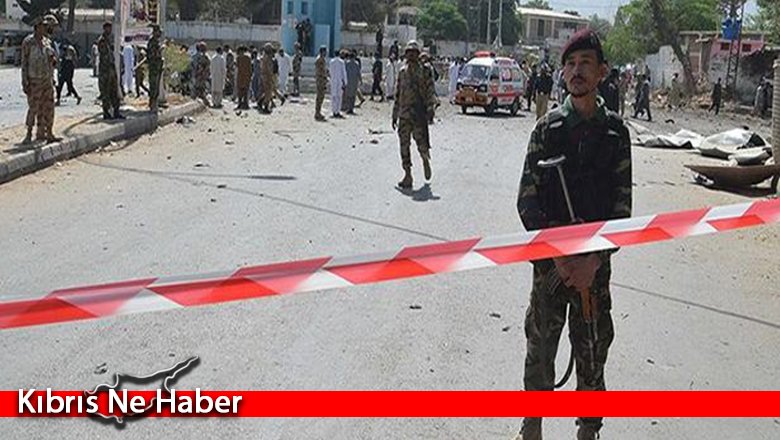 Pakistan’da zincirleme kazaya 20 araç karıştı