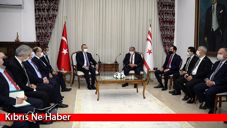 Önder Sennaroğlu – Mevlüt Çavuşoğlu görüşmesi: “Türkiye ile KKTC omuz omuza olduğu sürece haklarımıza kimse dokunamaz”