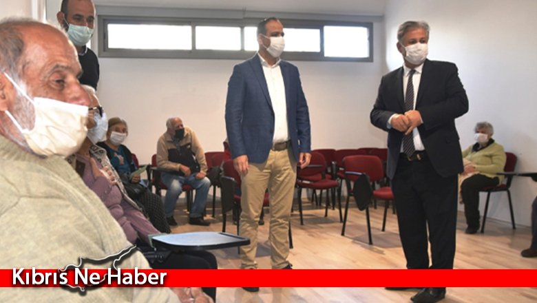 Sağlık Bakanı Ali Pilli, LTB'nin hizmete koyduğu aşı merkezini ziyaret etti