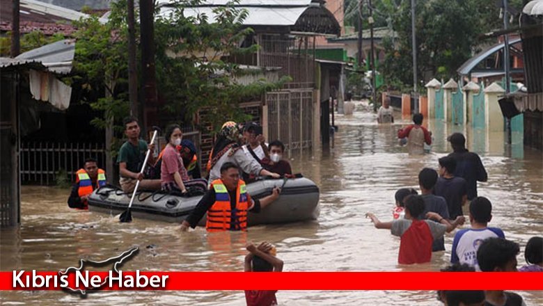 Endonezya'da sel: 1380 kişi yerinden oldu