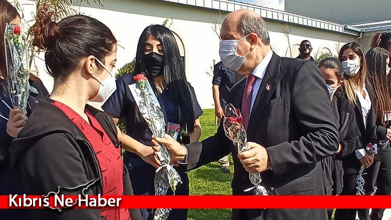 Cumhurbaşkanı Ersin Tatar ile Sağlık Bakanı Ünal Üstel, kadın sağlık çalışanlarıyla buluştu