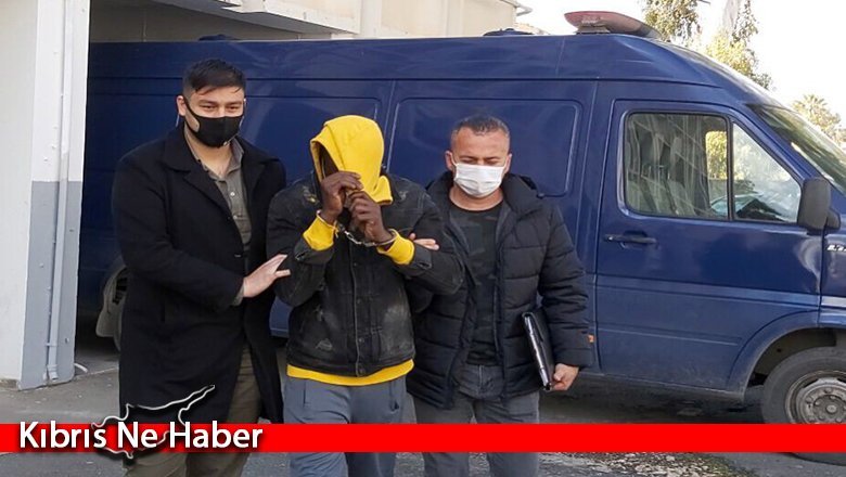Zorla alıkoyup banka hesaplarını boşalttılar