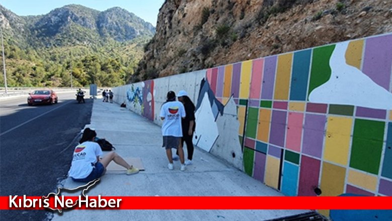 Ciklos Kavşağındaki Duvarlara Desenler Çizildi