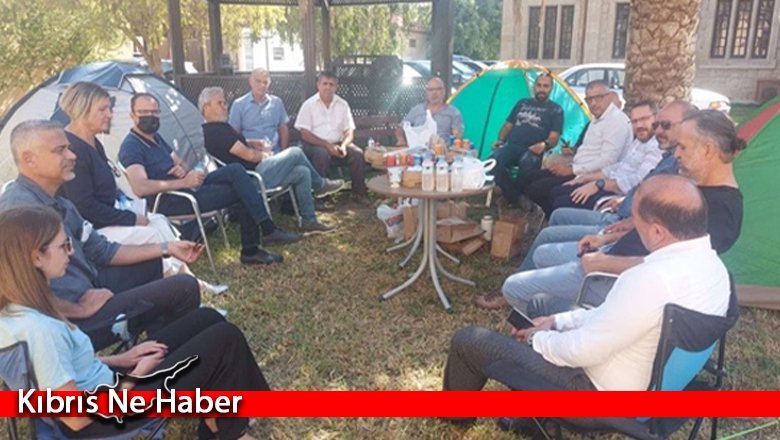 KTÖS ve KTOEÖS, Belediye Başkanlarının Çadır Eylemine Destek Belirtti