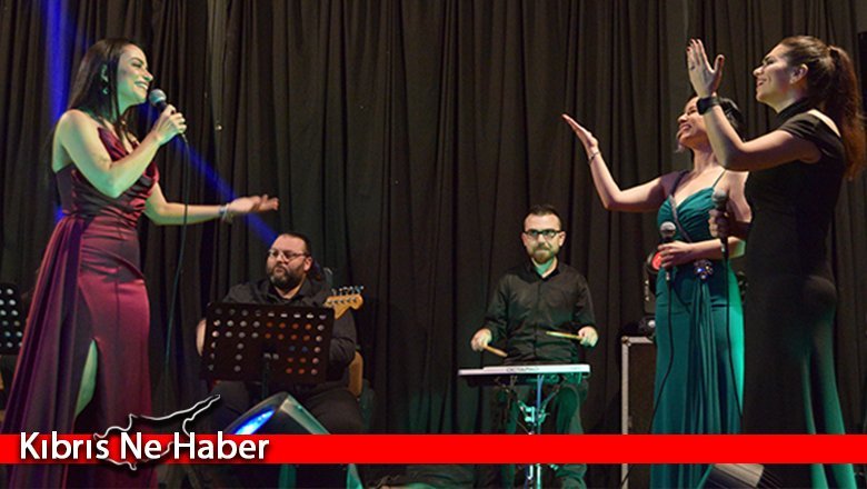 Türküler hep bir ağızdan söylendi