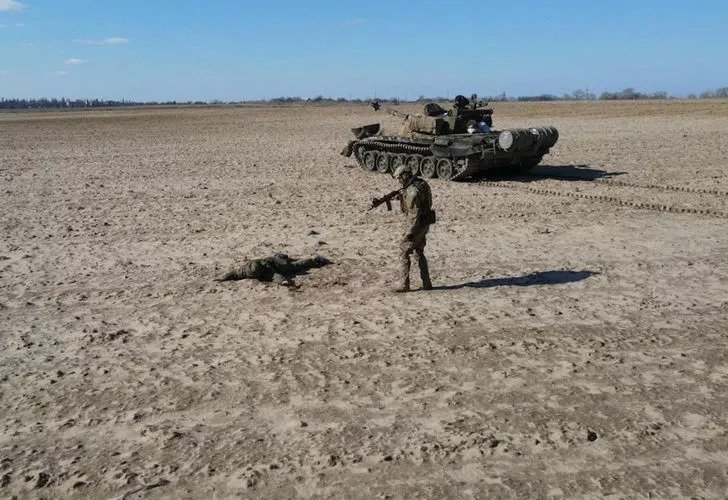 Rus askerinden çok konuşulacak davranış! Para karşılığında Ukrayna'ya verdi