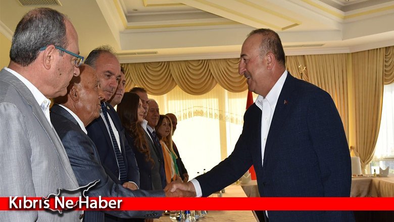 Mevlüt Çavuşoğlu, sivil toplum örgütü temsilcileriyle bir araya geldi