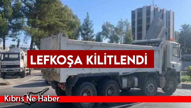 Sendikalar Meclis Önünde Eylem Yapıyor