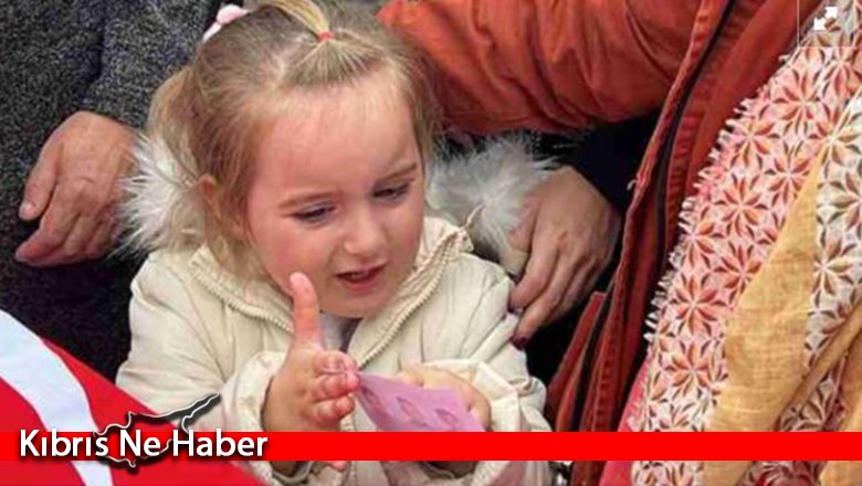 Babasının tabutu başında yürekleri dağladı! "Anne, bak babam burda!"