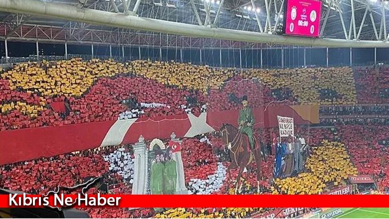 Galatasaray Taraftarlarından Cumhuriyetin 100. Yılı İçin Özel Koreografi