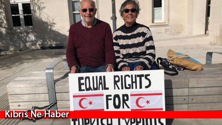 İngiltere’de KKTC bayrağı için nöbet sekiz aydır devam ediyor
