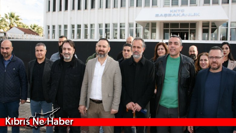 Sendikalardan, vergi dilimlerinin açıklanmaması nedeniyle Başbakanlık önünde eylem