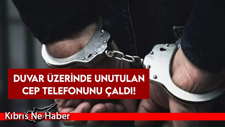 Duvar üzerinde unutulan cep telefonunu çaldı!