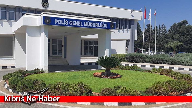 Polislerden depremzedelere para yardımı