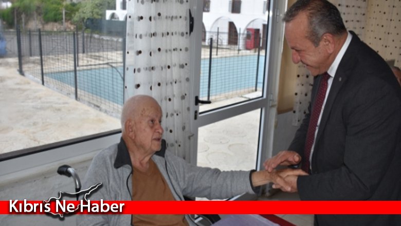 Ataoğlu’ndan gençler ile birlikte Lapta Huzurevine ziyaret