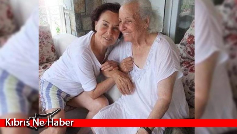 Fatma Girik'in annesi hayatını kaybetti