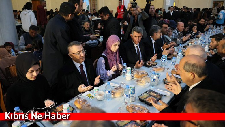 Oktay Hala Sultan Cami'deki iftara katıldı