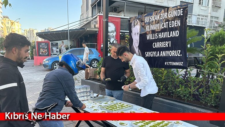 Sıcak havanın etkili olduğu Adana'da klimanın mucidi ABD'li mühendis için tatlı dağıtıldı