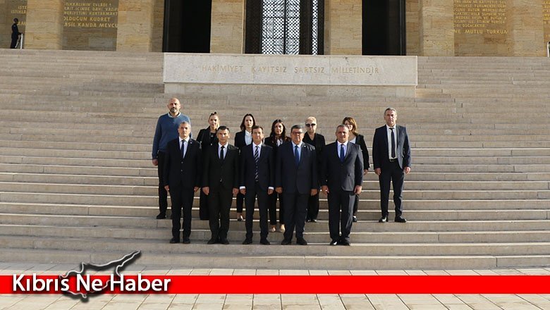 Berova, Anıtkabir’i ziyaret etti
