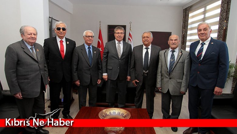 Başbakan Üstel, Kıbrıs TMT Mücahitler Derneği’ni kabul etti