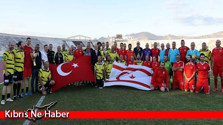 Meclis Takımı ile Londra Türk Masterları maç yaptı