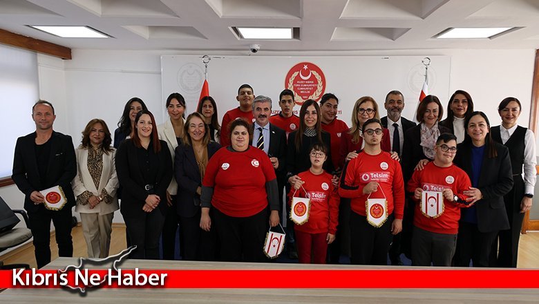 Özel öğrencilerden kadın milletvekillerine hediye…