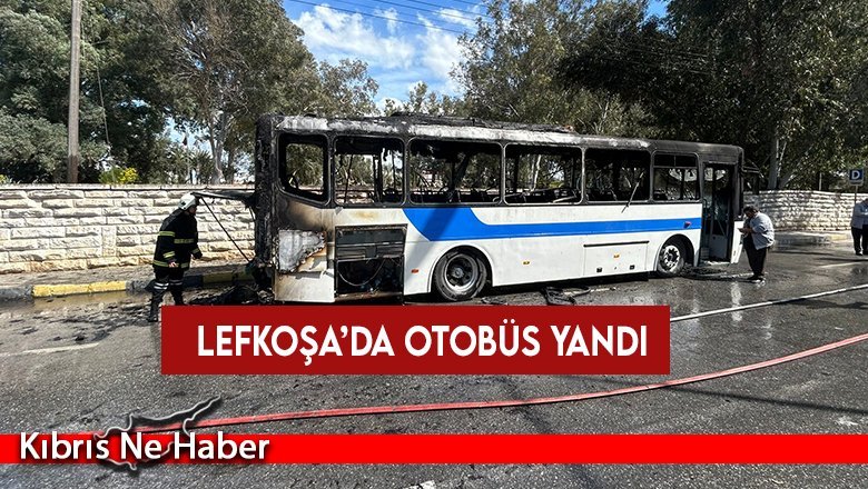 Elektrik aksamaları kısa devre yapan otobüs küle döndü!