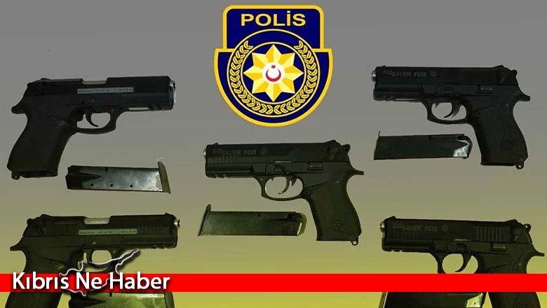 Gazimağusa’da bir araçta 5 adet tabanca ve şarjör ele geçirildi!