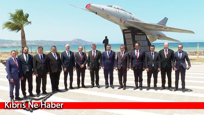 Cevdet Yılmaz, Cengiz Topel Anıtı'nı ziyaret etti