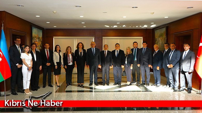 Milli Eğitim Bakanı Çavuşoğlu, Türkiye'nin Bakü Büyükelçiliğini ziyaret etti