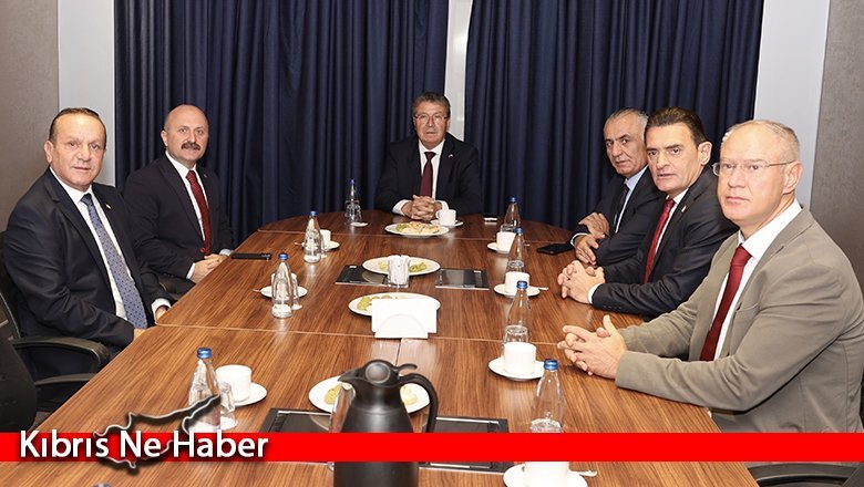 Başbakan Üstel, Adıyaman Valisi Varol'la görüştü