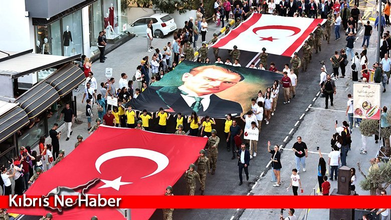 Başkent Lefkoşa’da “Cumhuriyet Korteji” düzenlendi