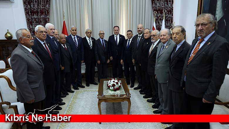 Öztürkler: KKTC ve Türkiye bayraklarına sahip çıkacağız