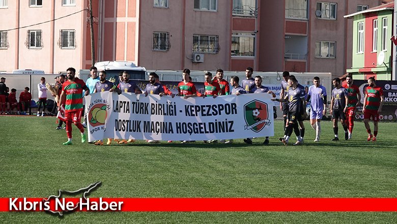 Çanakkale'de Kepezspor ile Lapta Türk Birliği Spor arasında dostluk maçı yapıldı