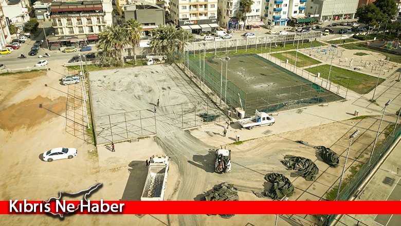 Gazimağusa Belediyesi, halı saha ve spor tesisleri yenileme projesi başlattı