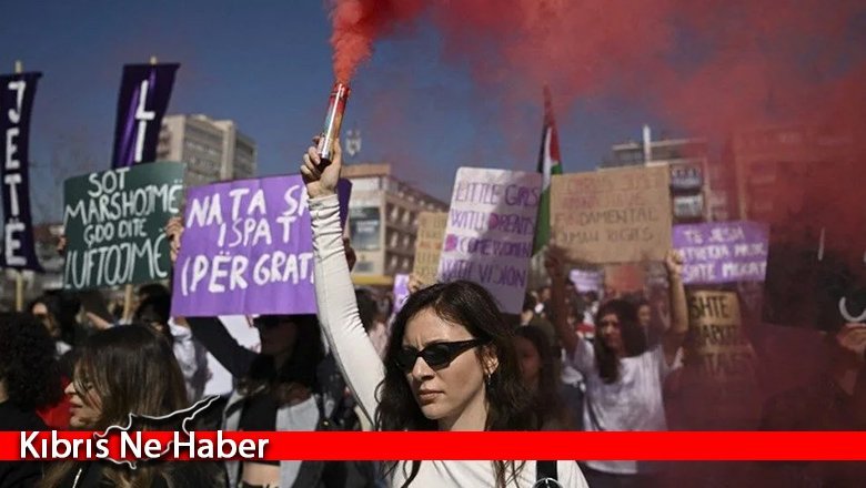 Dünya'da 8 Mart: Avrupa'dan Asya'ya kadınlar sokaklara döküldü