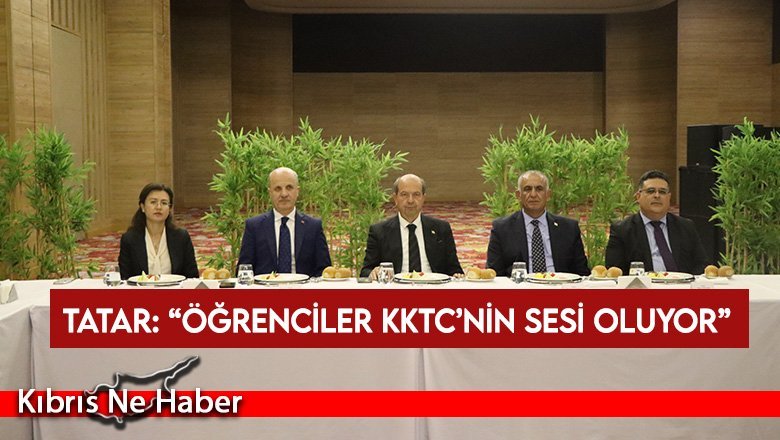 KKTC'de bulunan YÖK heyeti onuruna yemek düzenlendi