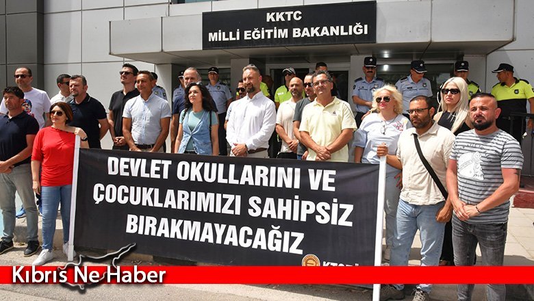 KTOEÖS ve KTÖS'ten ortak eylem: Devlet okullarını ve çocuklarımızı sahipsiz bırakmayacağız