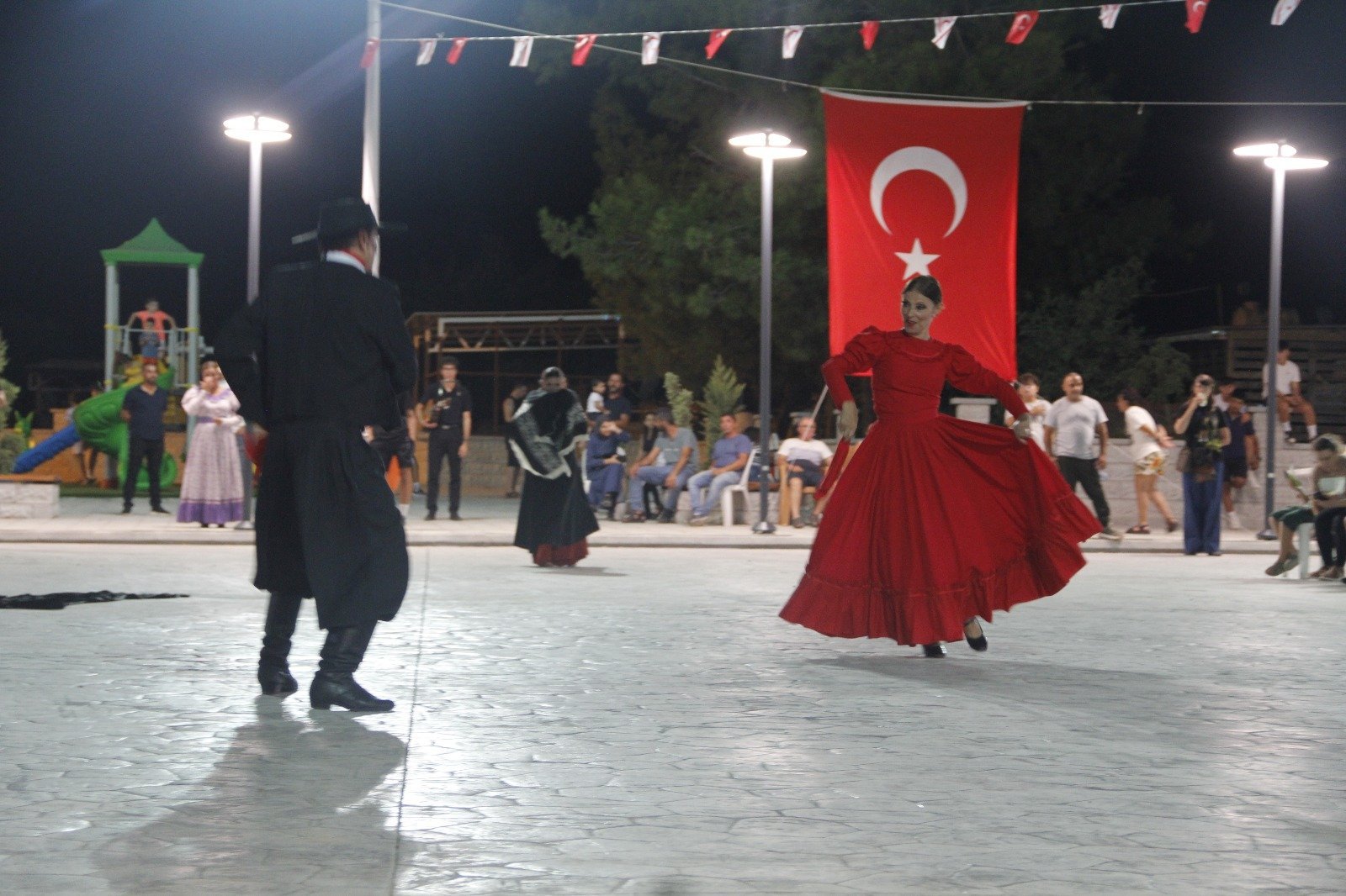 Beyarmudu’nda kültür ve dans rüzgarı