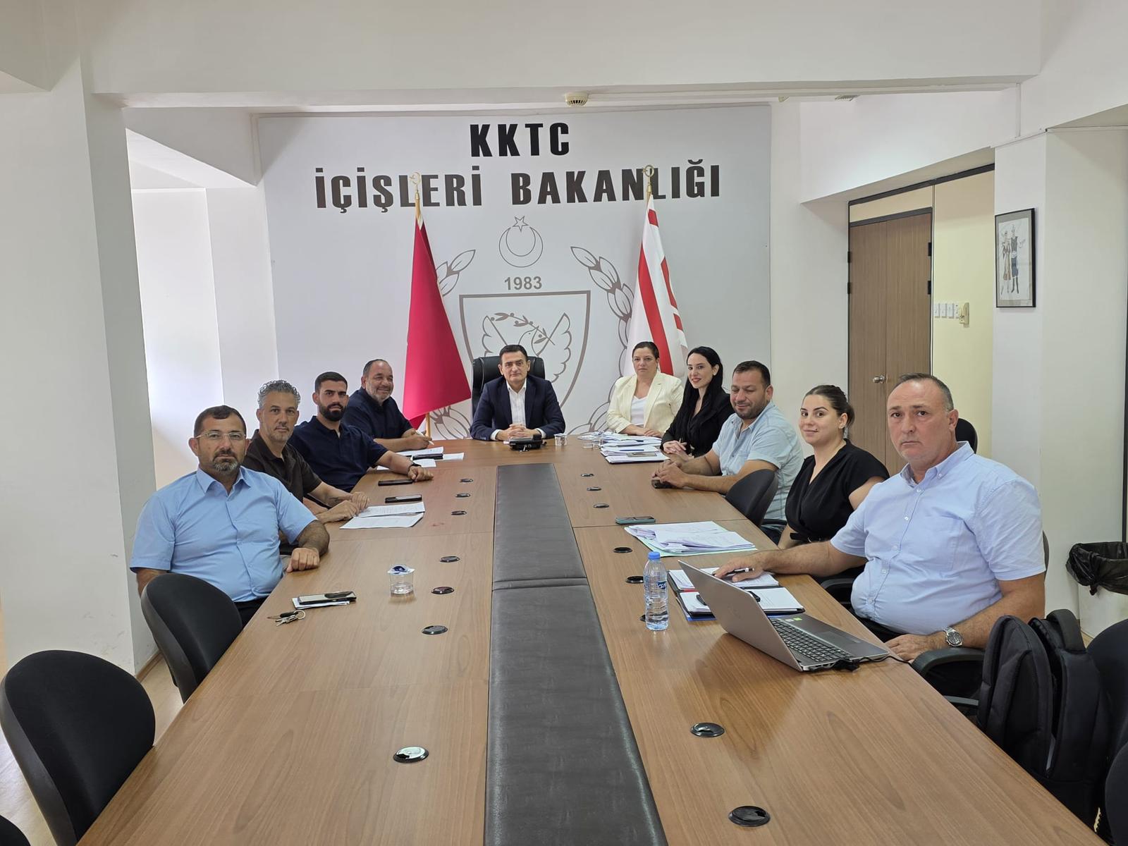 İçişleri Bakanı Dursun Oğuz Muhtarlar Birliği ile görüştü