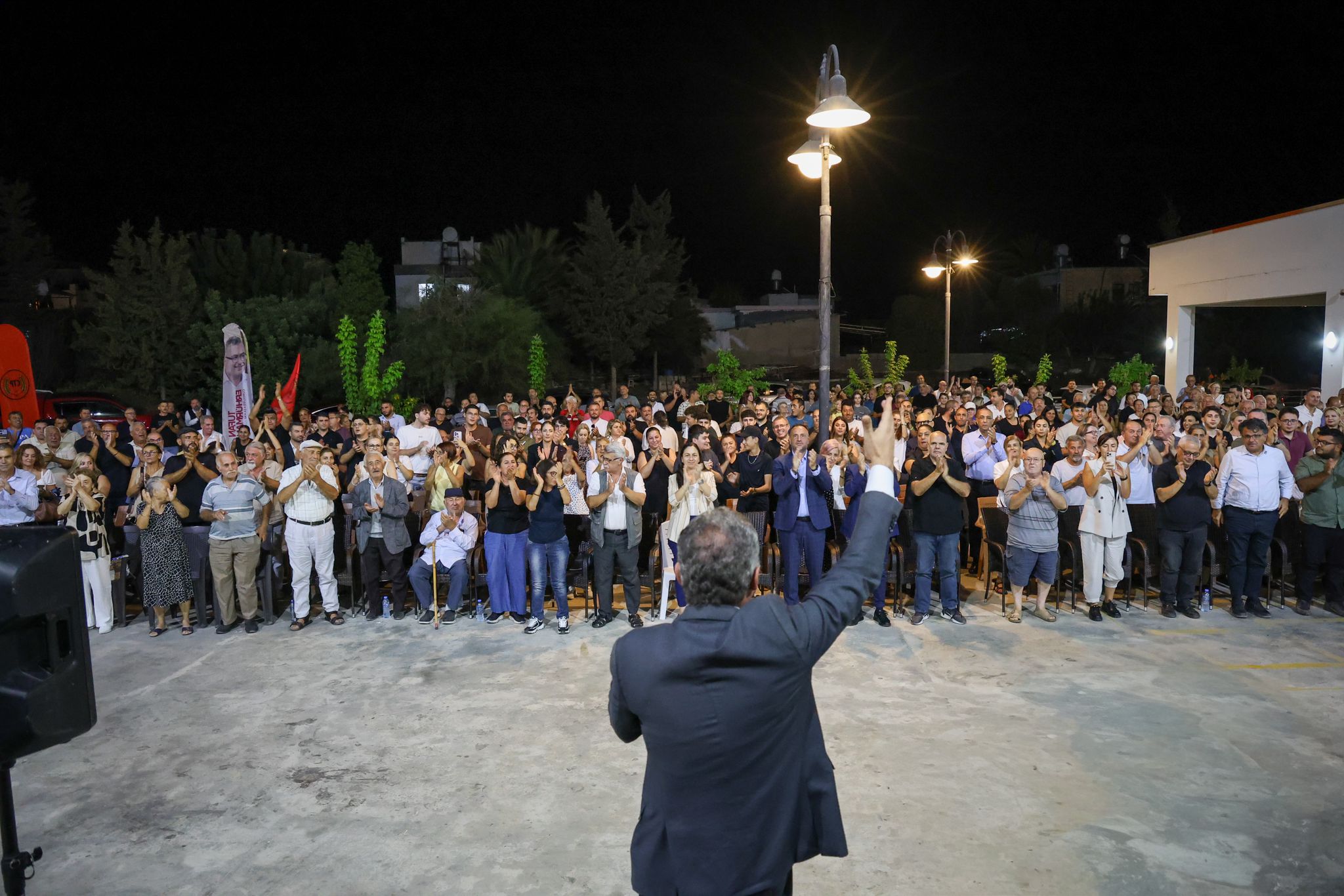 Erhürman, Maraş'ta halkla buluştu: Ciddiyeti olan bir Cumhurbaşkanıyla var olmaya devam edeceğiz!