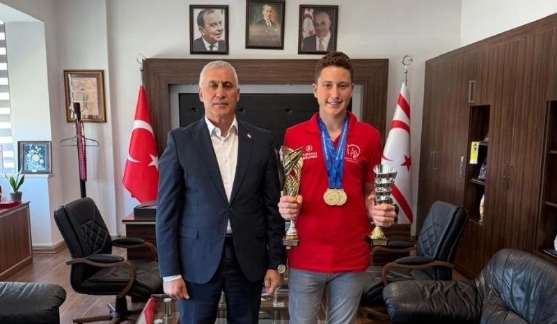 Ekonomi ve Enerji Bakanı Amcaoğlu, Balkan Şampiyonu Sandallı’yı kabul etti