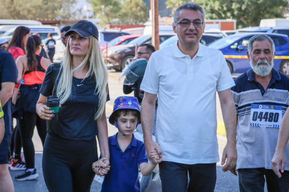 Lefkoşa Maratonu'nda Erhürman'a büyük ilgi
