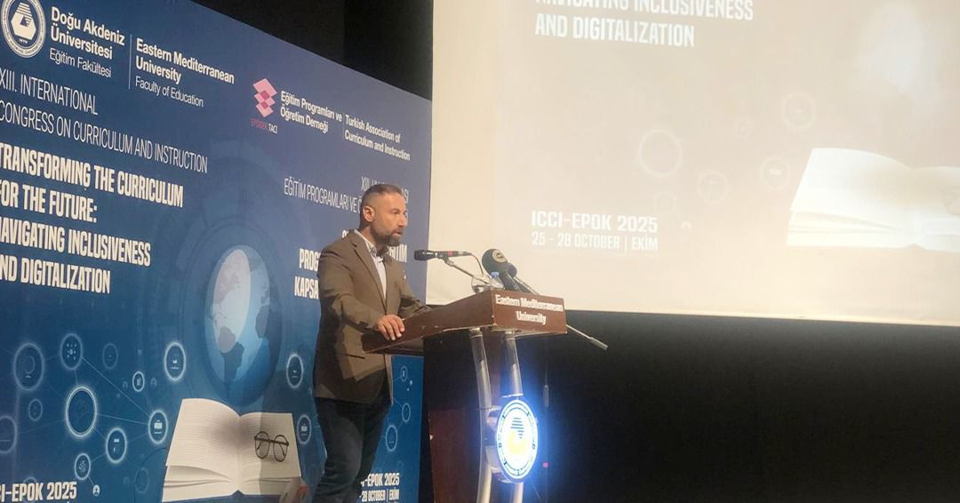 Maviş Kongre’de konuştu: “Eğitimi dönüştürürken aslında dünyayı dönüştürüyoruz”