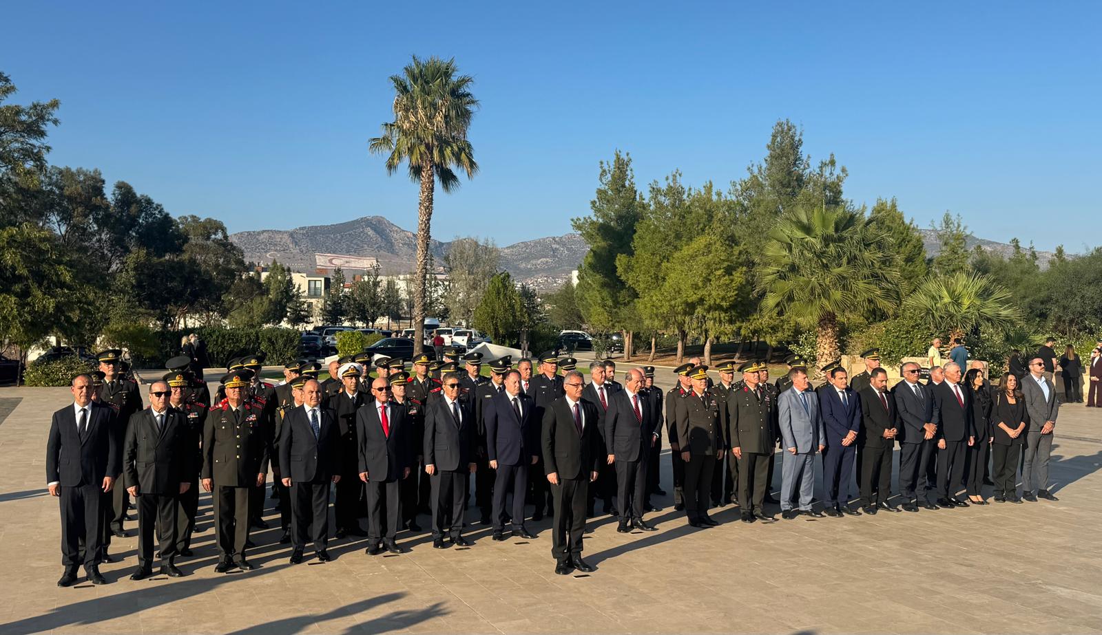 KKTC 42 yaşında.... Dr. Fazıl Küçük Anıt Mezarı'nda tören düzenlendi