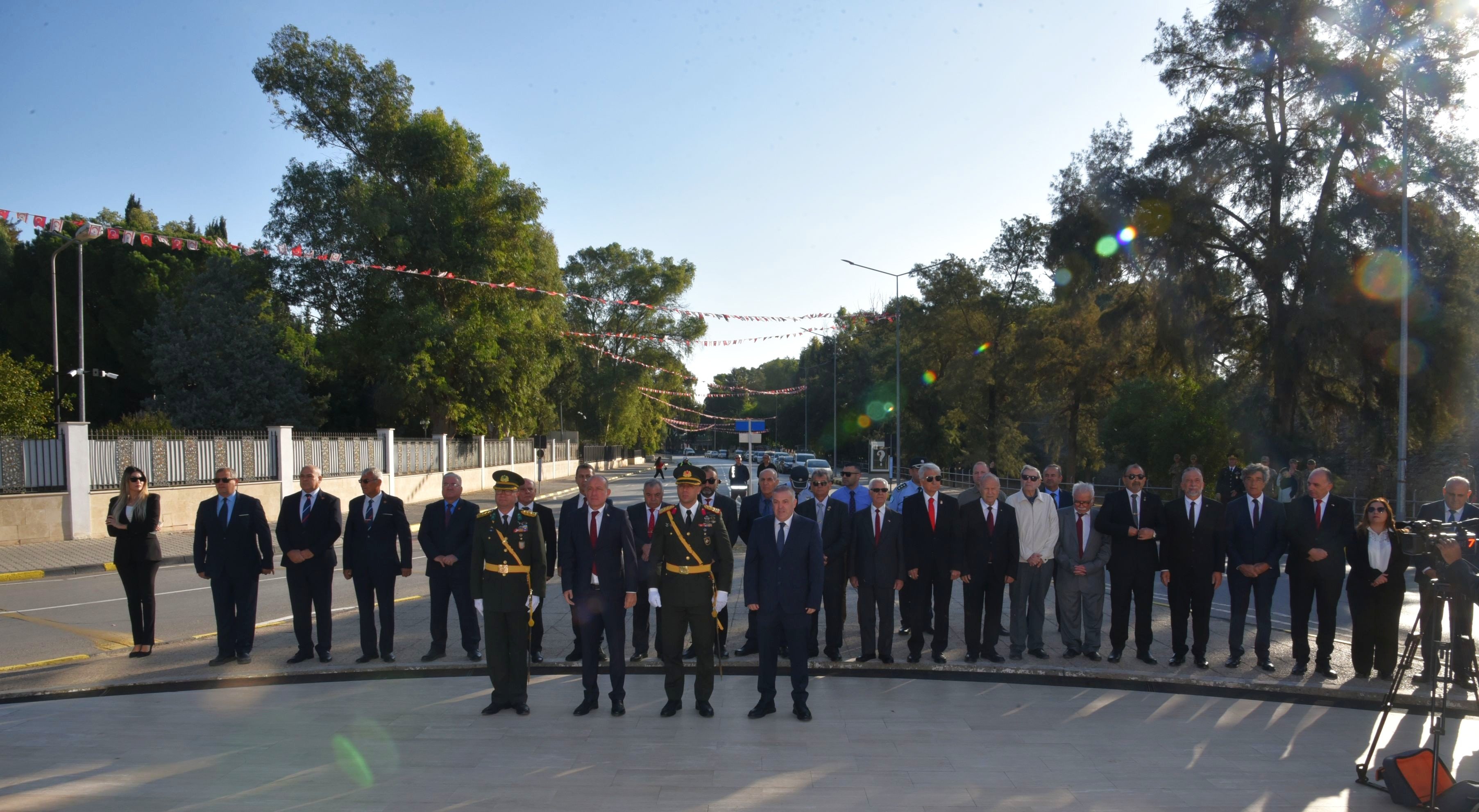 15 Kasım Cumhuriyet Bayramı…Lefkoşa Şehitler Anıtı’nda tören gerçekleştirildi