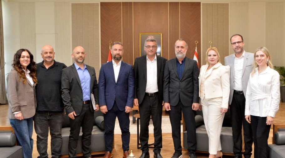 Cumhurbaşkanı Erhürman KTÖS’ü kabul etti
